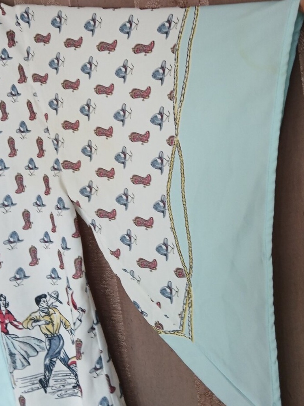 Rare find 🌟 Very Cool & Gorgeous Western Graphic Kimono 🤠 - Picture 8 of 10